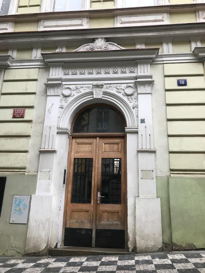 Chez Jitka Et Gautier - A Great Alternative To A Hotel Prague Luaran gambar